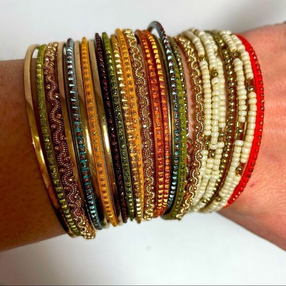 4 for $20 Bangles Bangles and more bangles bracelets choose your set! - Picture 1 of 16